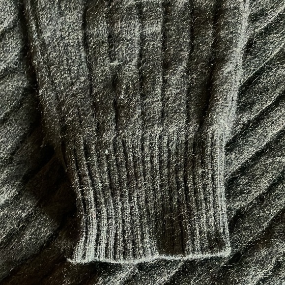 100% Cashmere Sweater. Kier+J. Black. Size XS. Excellent condition. - Picture 2 of 4